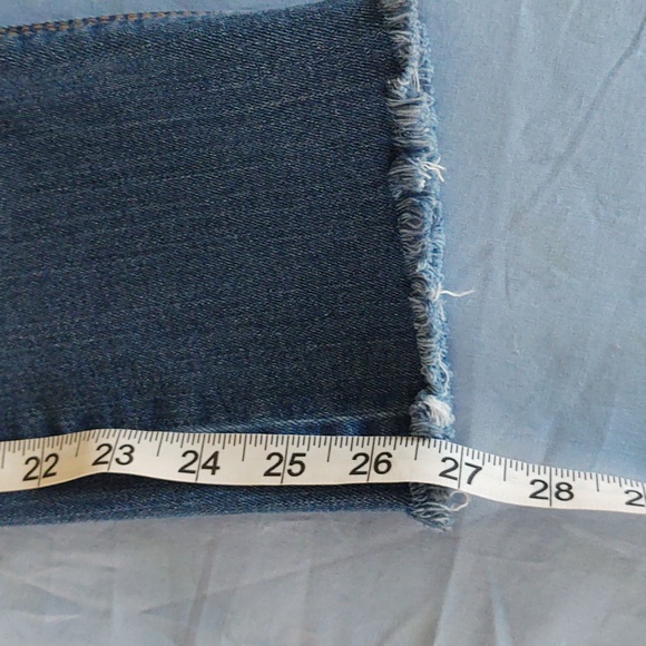 Generra Jeans (Size 3) Crop -  Inseam 26 1/2" - Picture 4 of 8